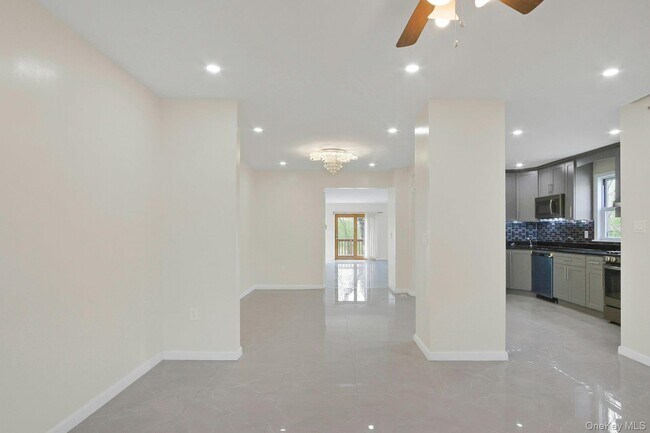 Building Photo - 22 Firth St