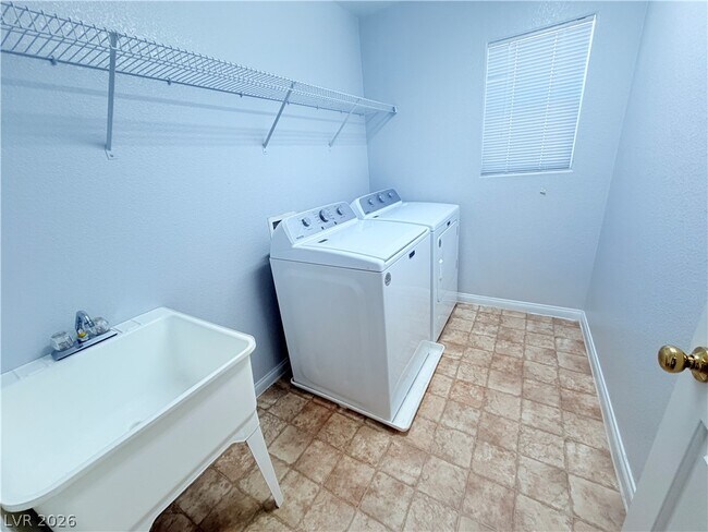 Building Photo - 5604 Rocky Ravine Ave
