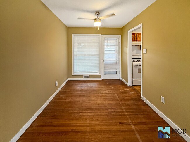 Building Photo - $0 DEPOSIT OPTION!!! CHARMING 3 BED/1 BATH RANCH IN VIRGINIA VILLAGE: HARDWOOD FLOORS, SPACIOUS L...