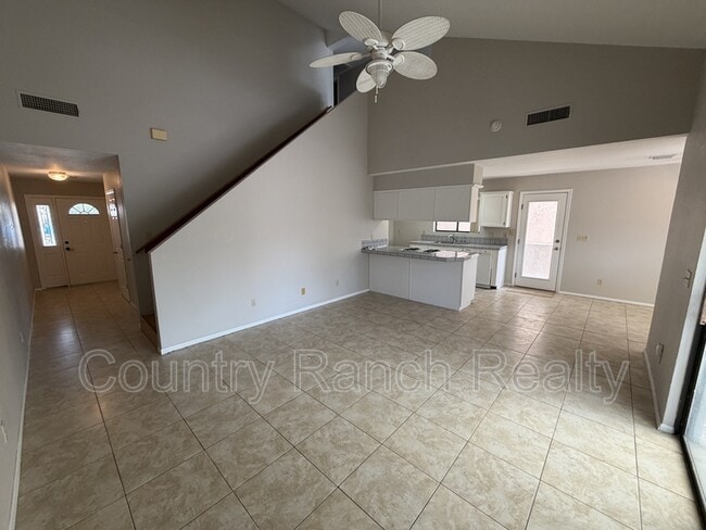 Building Photo - 2899 Country Club Dr