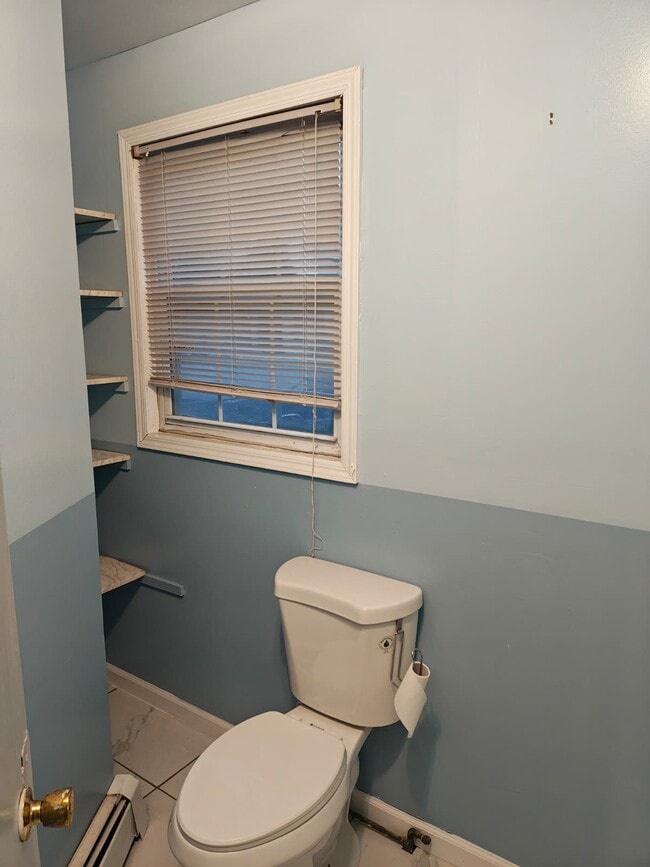 Building Photo - 645 E St Georges Ave