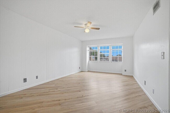Building Photo - 11635 Ficus St