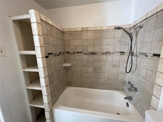 Building Photo - 2525 Emma Cir