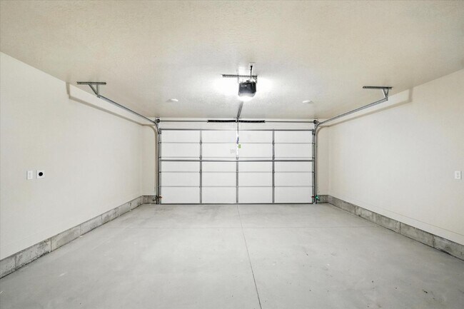Building Photo - Eastside View Townhomes - 1184 S 1050 E
