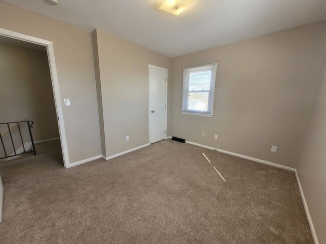 Building Photo - 4823 NW Aurora Ave.