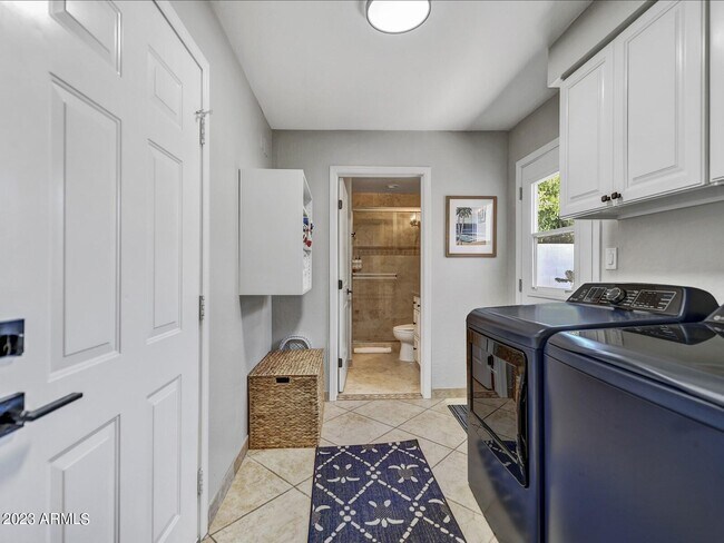 Building Photo - 6836 E Ludlow Dr
