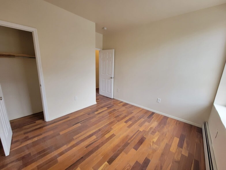 Building Photo - 43 W 177th St