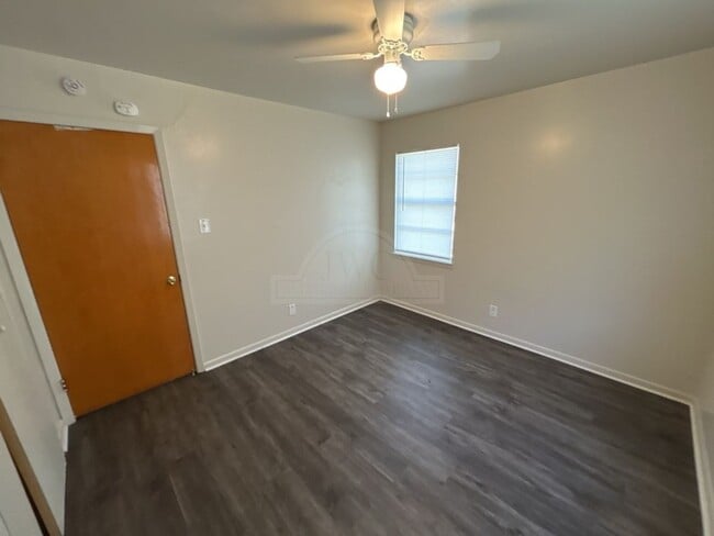 Building Photo - 1315 Zephyr Rd