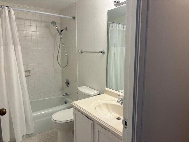 Building Photo - 145 15th St NE