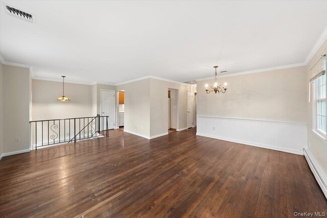 Building Photo - 1736 Central St