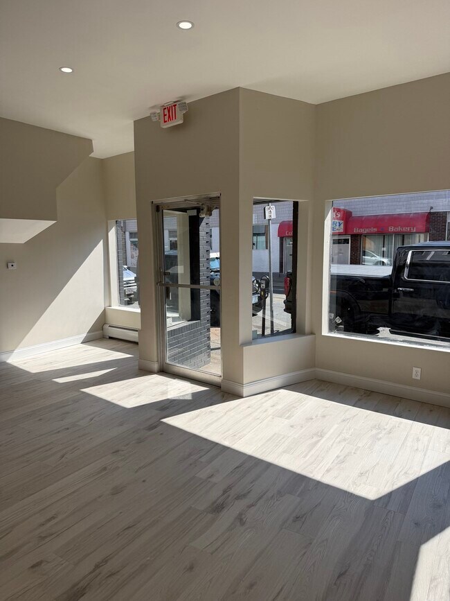Building Photo - 1653 Acushnet Ave