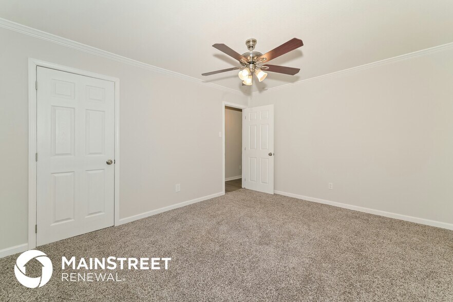 Building Photo - 127 S Fowler Cir