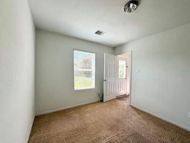 Building Photo - 2803 S Red Birch Cir