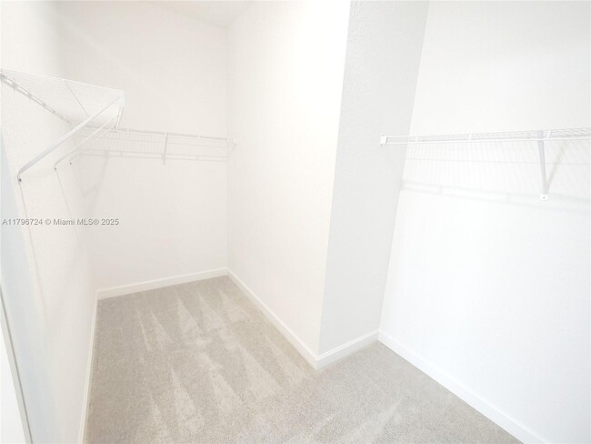 Building Photo - 522 Rivergrass St