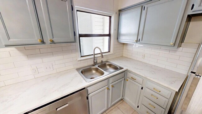 Building Photo - 506 Goodnight Dr