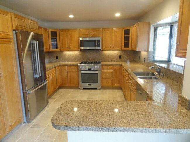 Building Photo - Condo in Active Adult Community