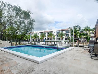 Building Photo - 5201 Orduna Dr