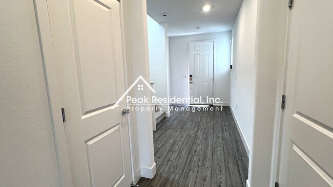 Building Photo - Newer Elk Grove 4bd/3.5ba Home near Big Horn & Poppyridge Rd