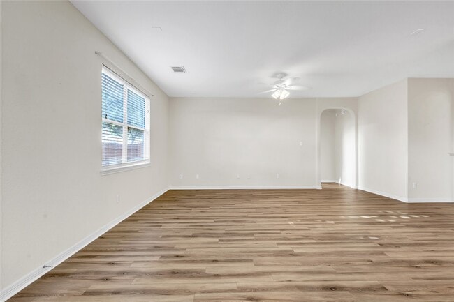 Building Photo - 415 Abbey Ln