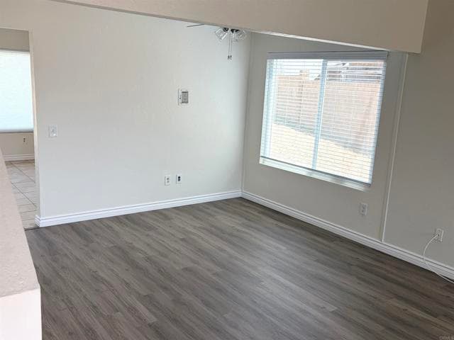 Building Photo - 6393 Viewpoint Ct