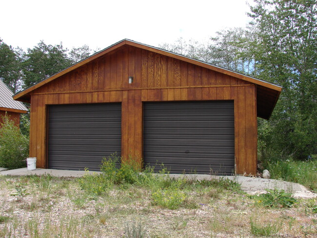 Building Photo - 40 Cobble Creek Dr