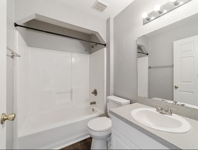 Building Photo - 6930 Bahia Rd