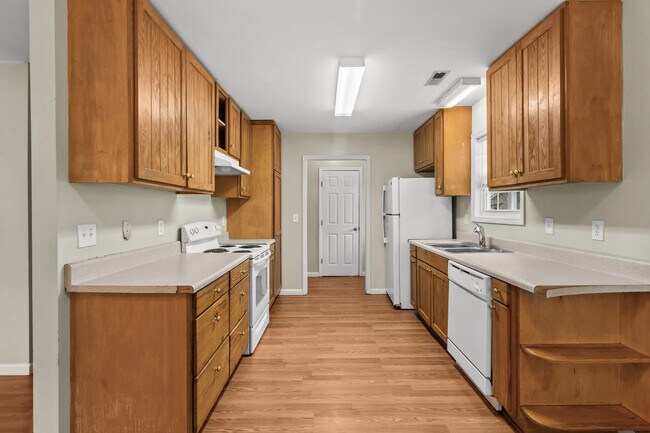 Building Photo - 883 N Cool Ave