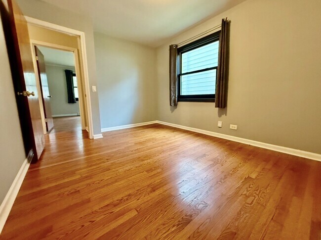 Building Photo - 307 S Pierce Ave