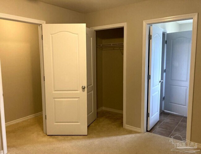 Building Photo - 8770 Kennedy Dr