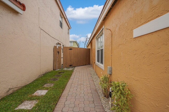 Building Photo - 3387 Chickee Ln