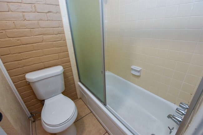 Building Photo - 1510 Beaumont Rd