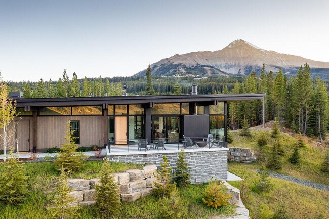 Building Photo - 5 Thistle Way