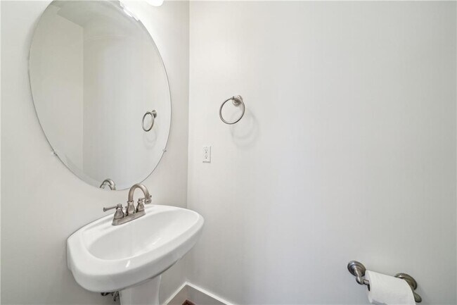 Building Photo - 216 Semel Dr