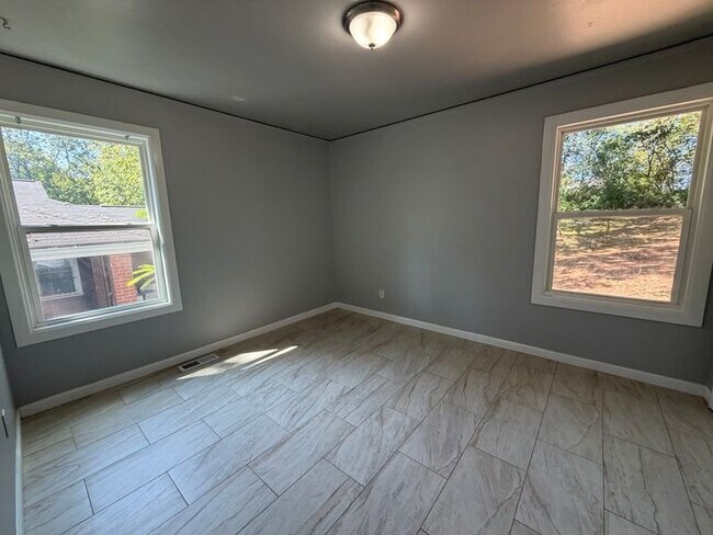 Building Photo - 2157 Nelms Dr SW