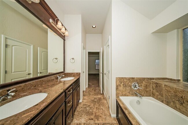 Building Photo - 17016 Barcelona Dr