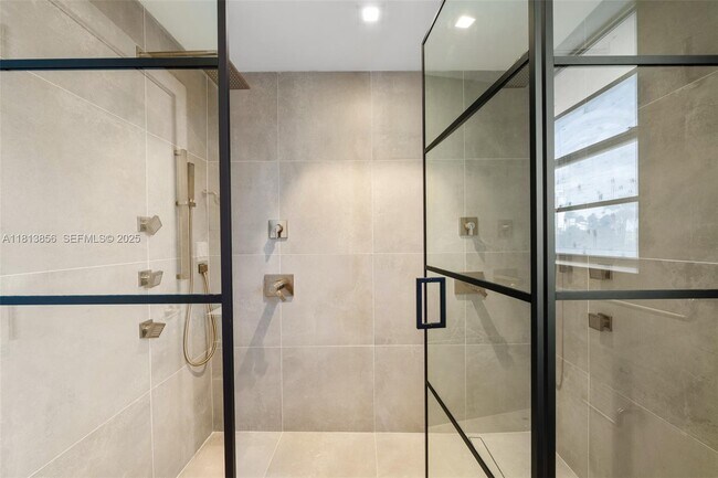 Building Photo - 5255 Collins Ave