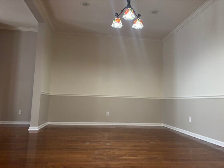 Dining Room - 8628 Chester Pky