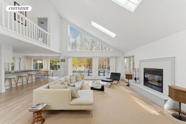 Building Photo - 24 Quogue Riverhead Rd