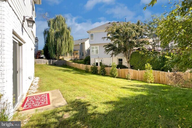 Building Photo - 2410 Dakota Lakes Dr