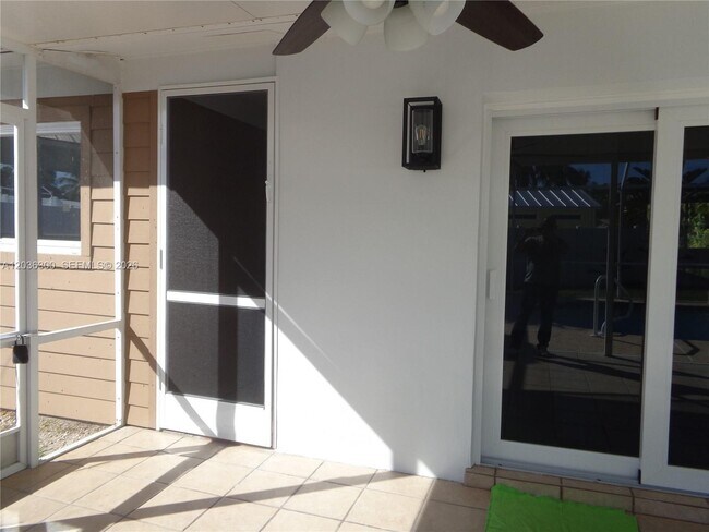Building Photo - 1565 Thumb Point Dr