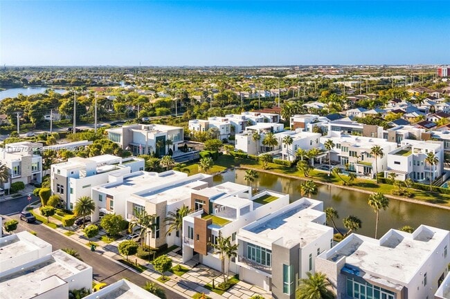 Building Photo - 10561 NW 67th Terrace