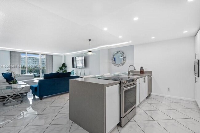 Building Photo - 3800 S Ocean Dr