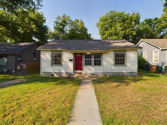 Building Photo - 713 Harris Ave