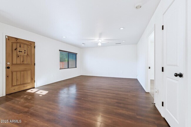 Building Photo - 11407 E Bellflower Ct