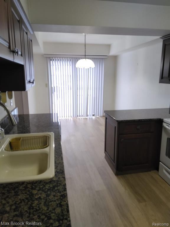 Building Photo - 69 Meadow Wood Dr