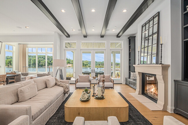 Building Photo - 6736 Saugatuck Bch Rd