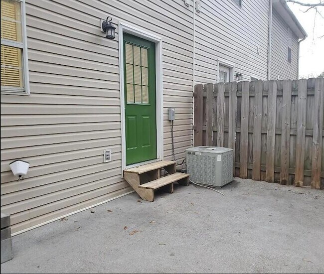 Building Photo - 31 Corinth Rd