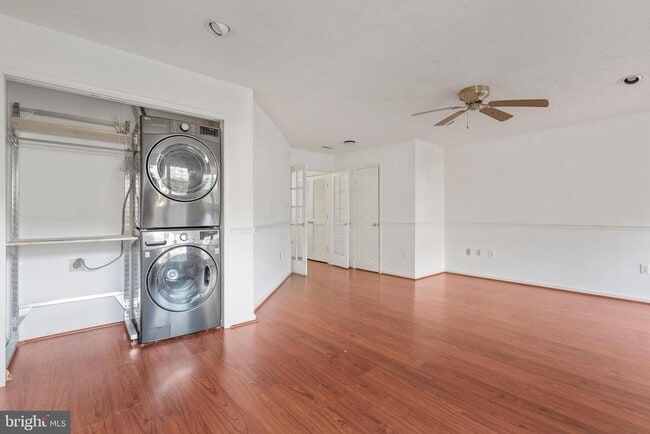 Building Photo - 7813 Flager Cir