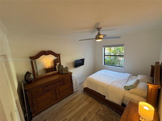 Building Photo - 440 Poinciana Island Dr