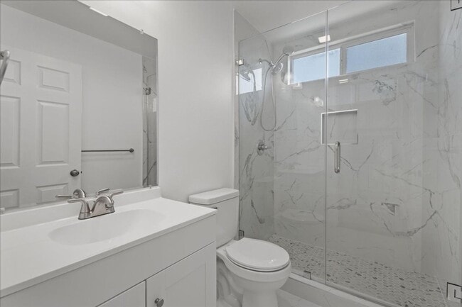 Building Photo - Fully Renovated 4 Bed 2.5 Bath Stunner In ...